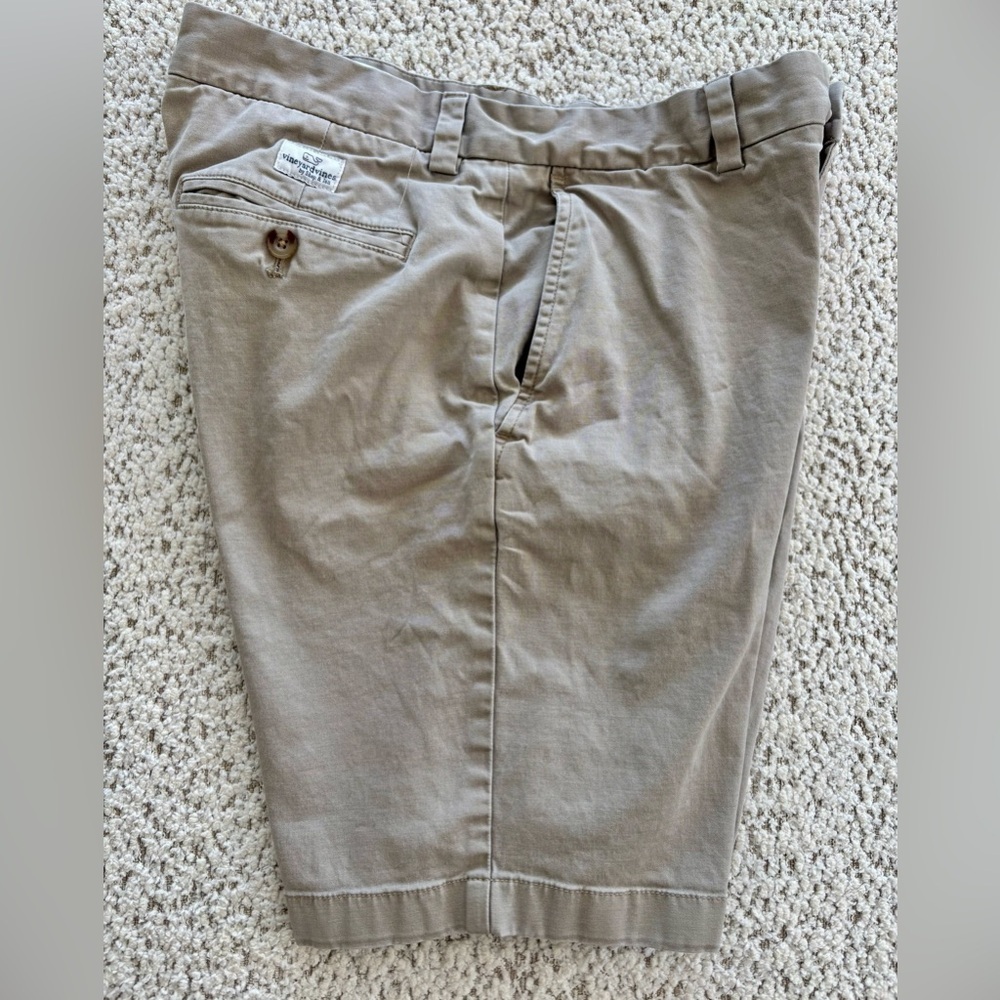 Vineyard Vines Men’s 9” Stretch Breaker Shorts in Khaki Size 30 - Picture 4 of 4